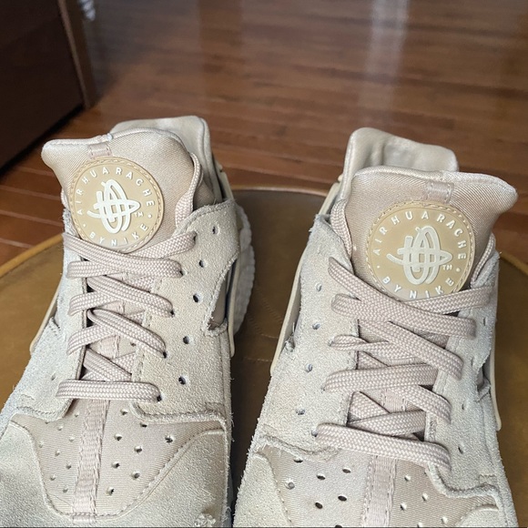 **SOLD**Nike Women's Air Huarache Run - Size 9 - Picture 3 of 5